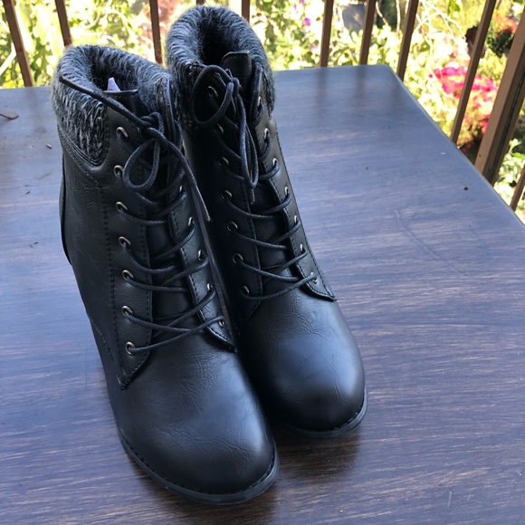 Black Lace Up Combat Bootie Chunky Heel Knit Ankle - Picture 2 of 6